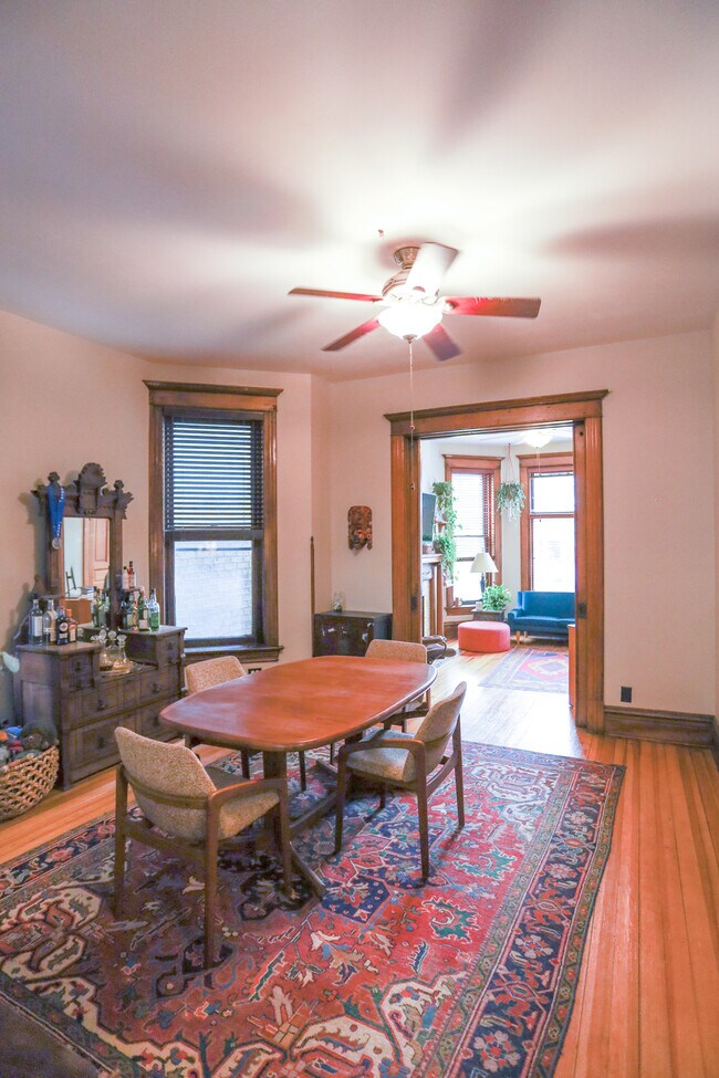 Dining Room - 1125 N Damen Ave