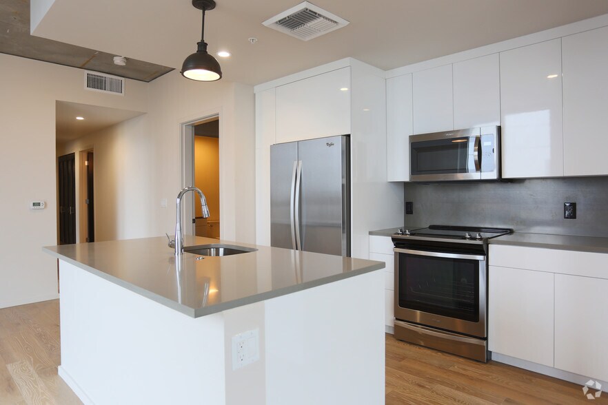 Q21 - Portland, OR | Apartment Finder