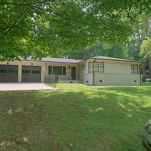 Primary Photo - 4109 Panorama Dr SE