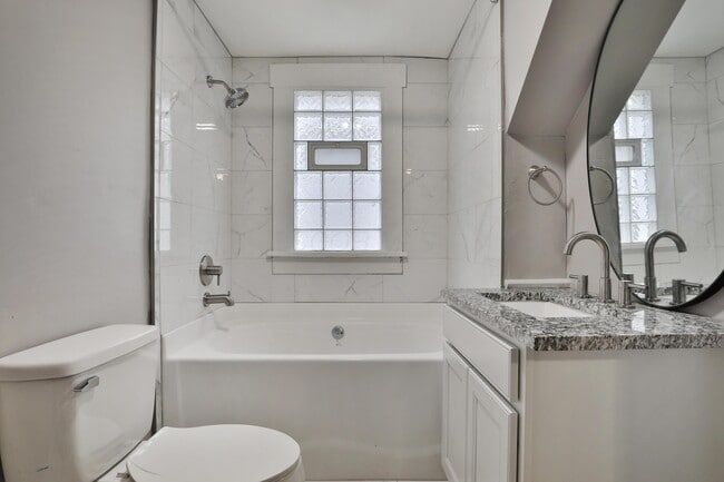 Building Photo - 628 E Whittier St