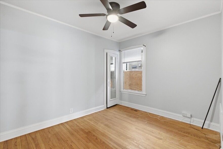 Building Photo - 5218 N Lieb Ave