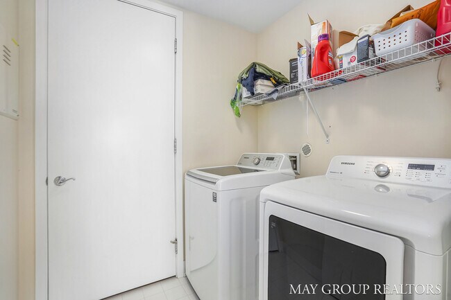 Building Photo - 335 Bridge St NW