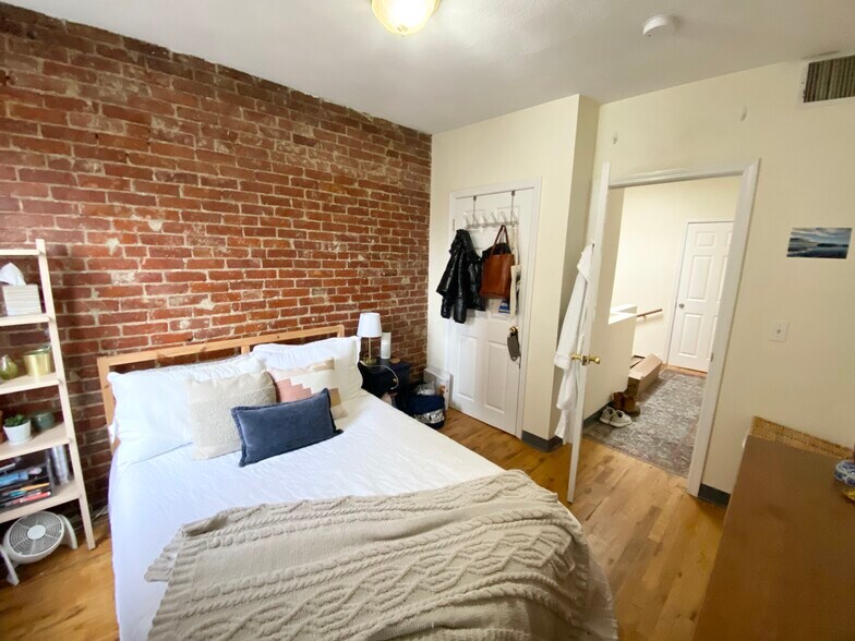 Building Photo - 840 Huntington Ave