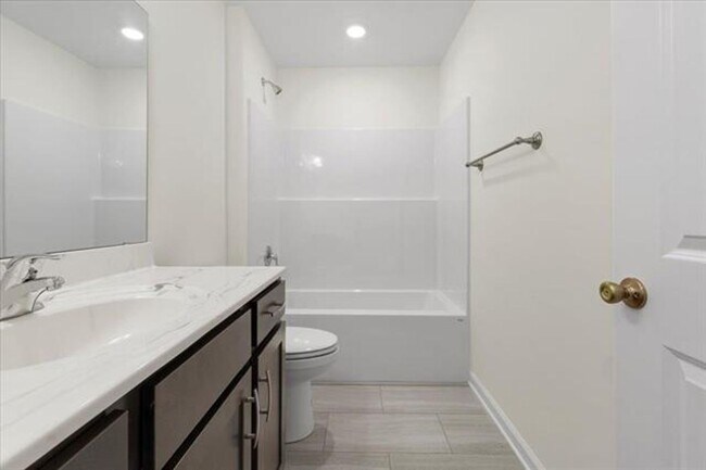 Building Photo - 5 BED 2 BATH HOME LOCATED IN BLACKSBURG