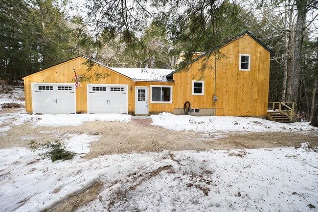 Building Photo - 190 Brookwood Park Rd
