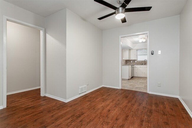 Building Photo - 7549 Brentcove Cir