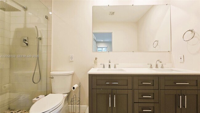 Building Photo - 6550 SW 28th St