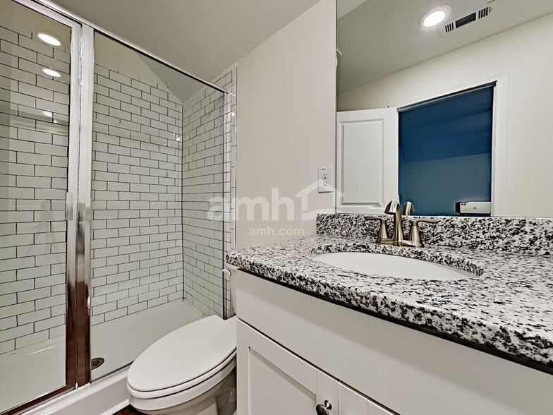 Building Photo - 172 Landsdown Xing