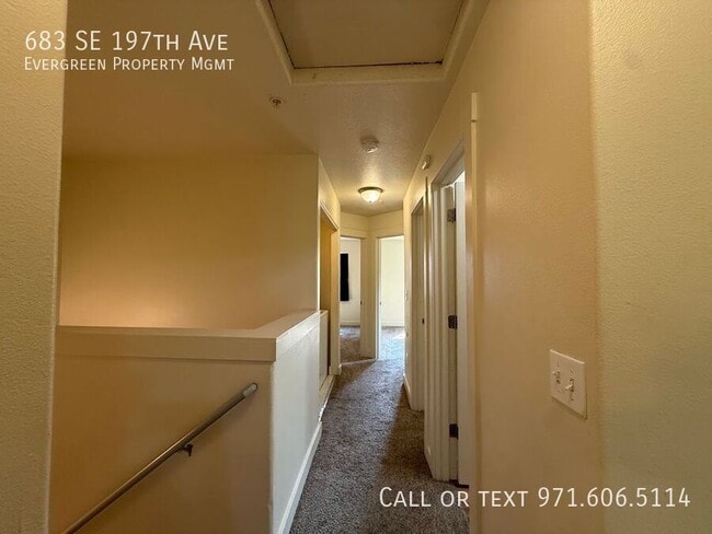 Building Photo - 683 SE 197th Ave