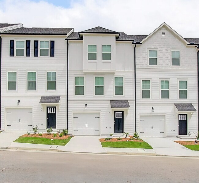 Building Photo - 3217 Bateman Drive SE