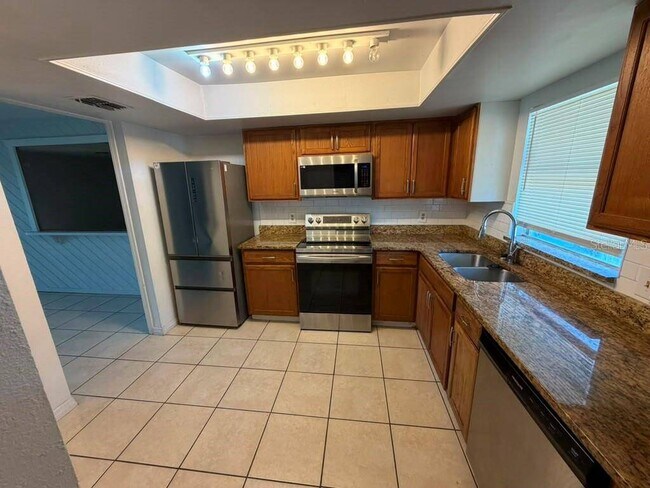 Building Photo - 2434 Rio Pinar Lakes Blvd