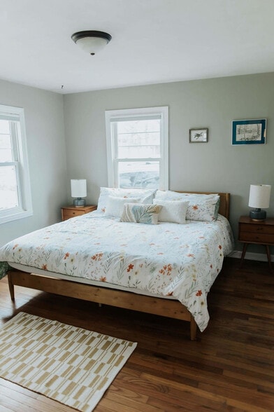 Building Photo - 909 S Mitchell St