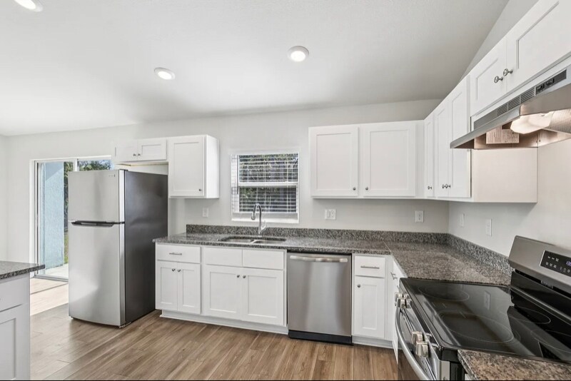 Building Photo - 13238 Fowler Ave