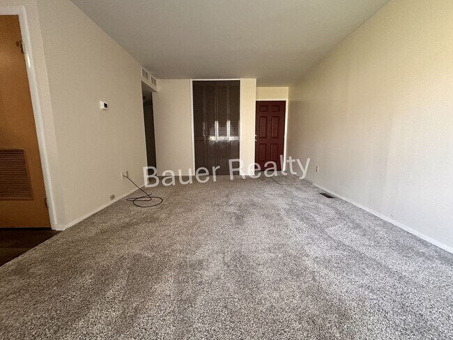 Building Photo - mh74