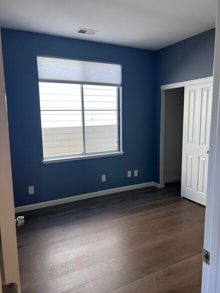 Building Photo - 2116 Thistle Ct