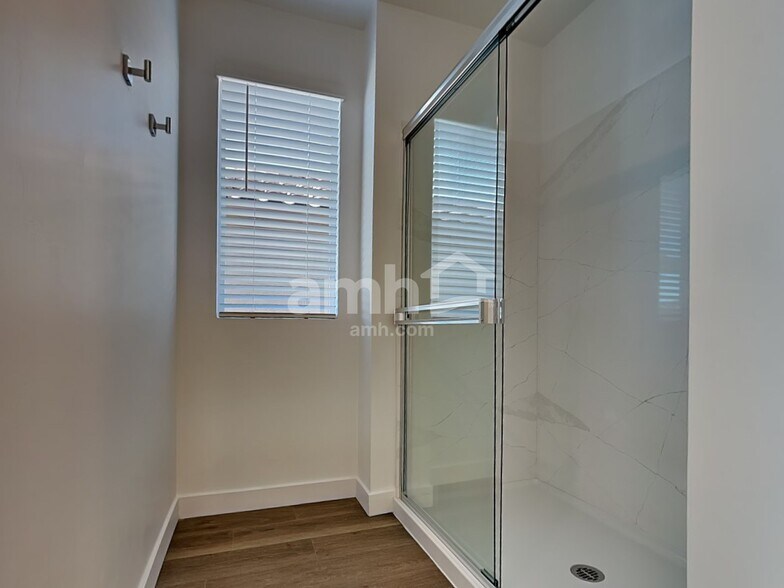 Building Photo - 9531 Harkes Dr