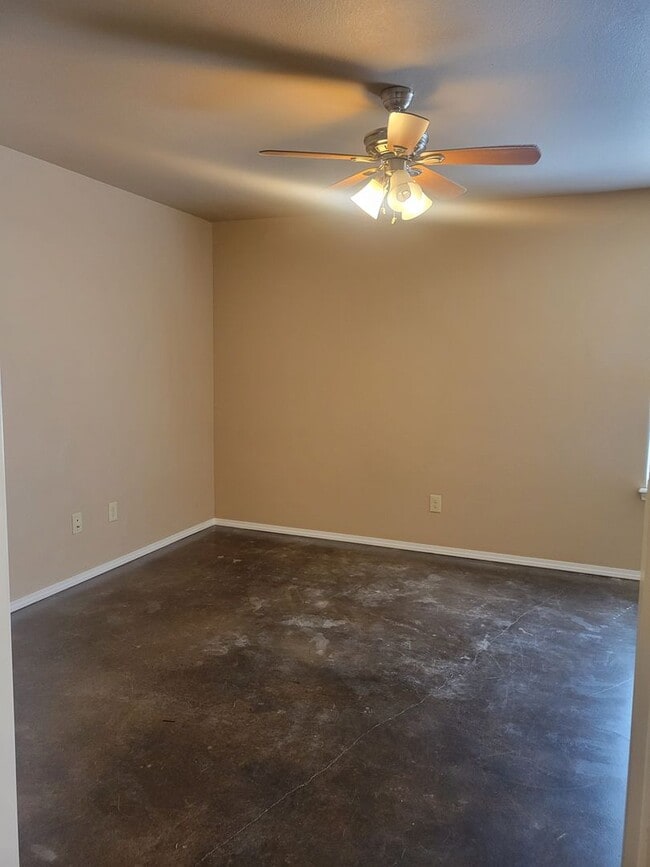 Building Photo - 2712 Steve's Way