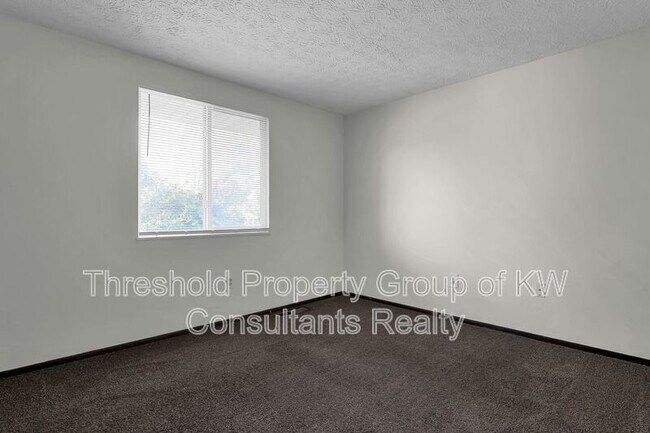 Building Photo - 3490 Clarkston Ave