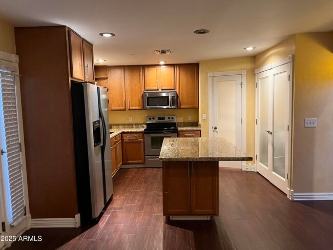 Building Photo - 4573 S Mill Ave