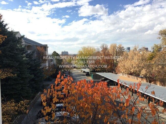 Building Photo - Come See This Spacious 2-bedroom 2-Bath in Downtown Salt Lake City!!