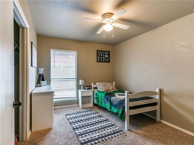 Building Photo - Gorgeous Home Located In Choctaw!!!