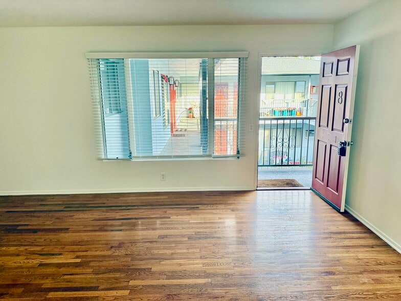 Building Photo - 4900 Woodman Ave