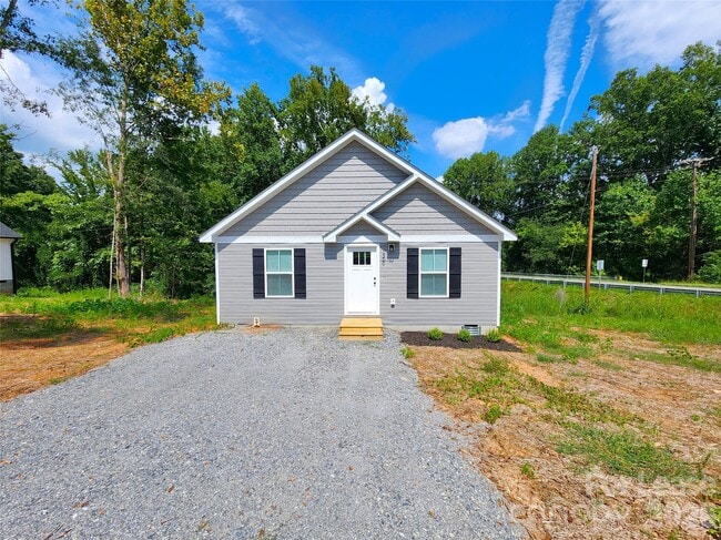 Building Photo - 1300 Rainbow Dr
