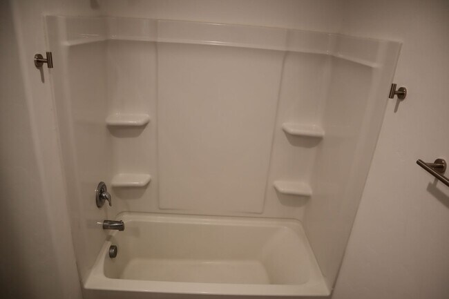 Building Photo - ~Pristine 2024 Luxury Home with Majestic Mountain Views~