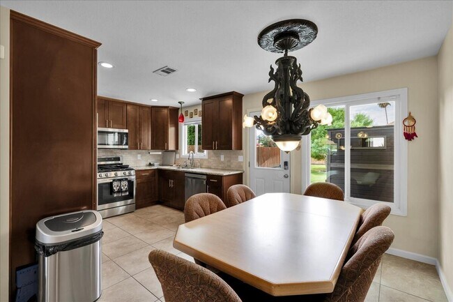 Building Photo - 68705 Tortuga Rd