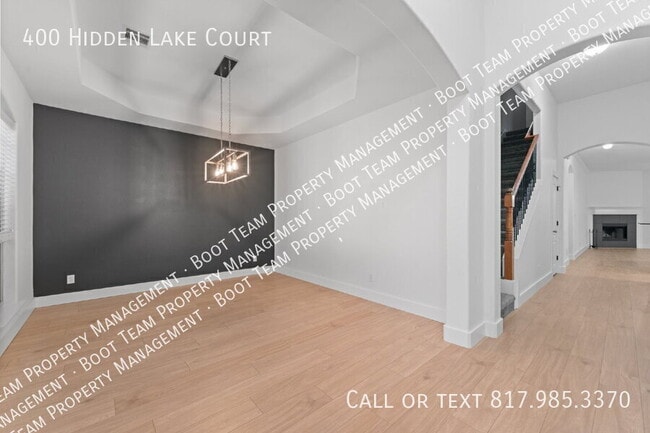 Building Photo - 400 Hidden Lake Ct