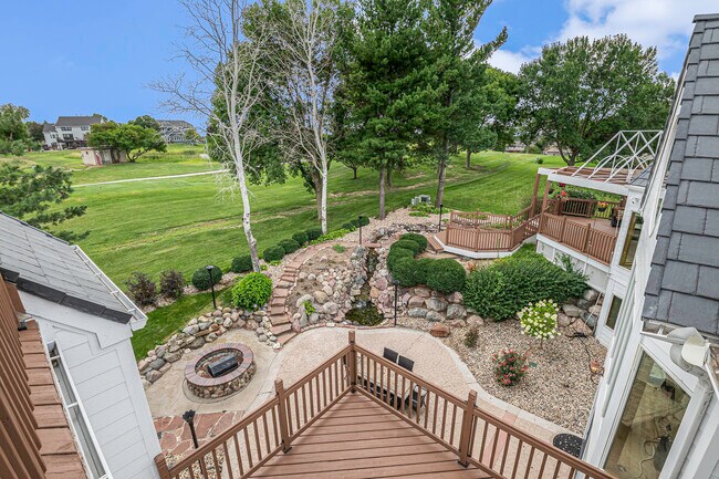 Building Photo - 811 Western Hills Dr