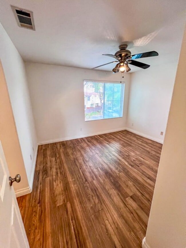 Building Photo - Beautiful 2 bedroom Condo located in Murrieta for LEASE