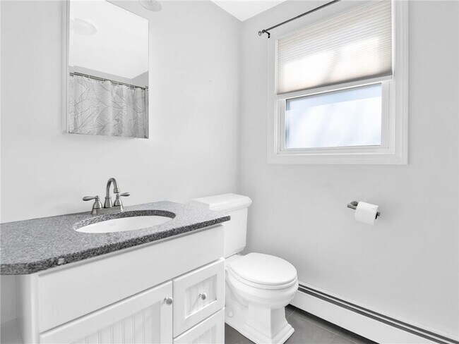 Building Photo - 32 Hamlin Ave