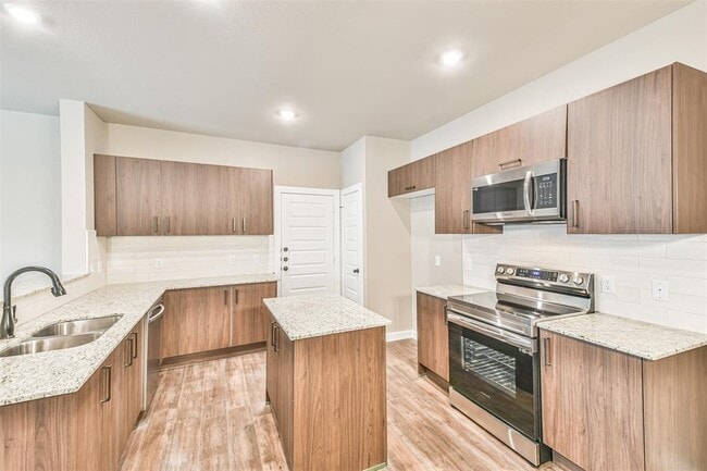 Building Photo - 9708 Grosbeak Ln