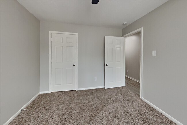 Building Photo - 12827 Deer Cove Ln