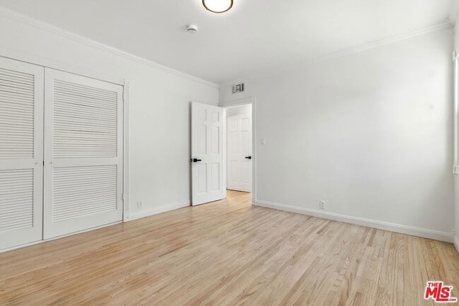 Building Photo - 4640 Laurelgrove Ave