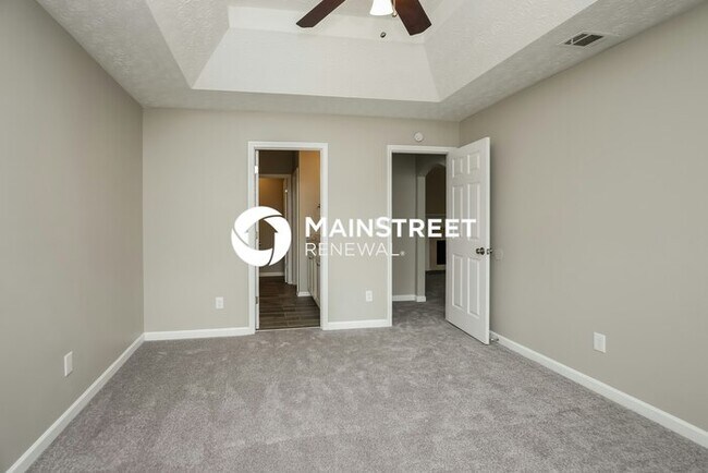 Building Photo - 4 Bedroom Pet-Friendly Home in Riverdale, GA with Main Street Renewal