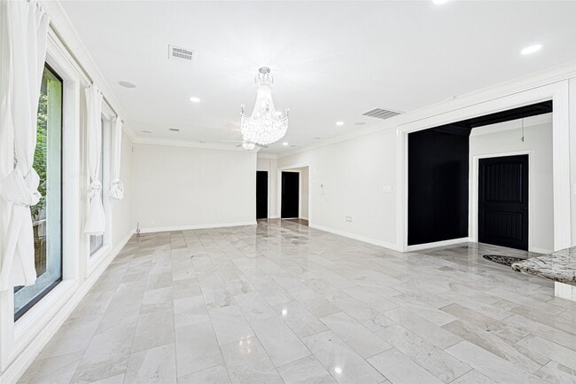 Building Photo - 509 Joan Of Arc Dr