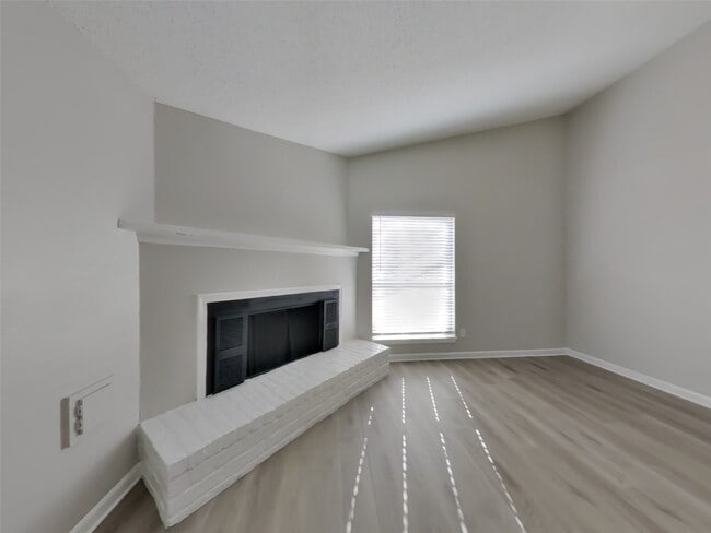 Building Photo - 623 Walston Ln