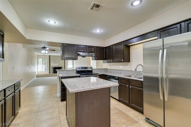 Building Photo - 3221 E Rochelle Ave