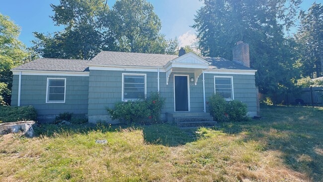 Building Photo - Cute 3bdrm/1 bath cottage with big yard
