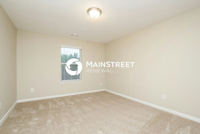 Building Photo - 5 Bedroom Pet-Friendly Home in Buford, GA with Main Street Renewal