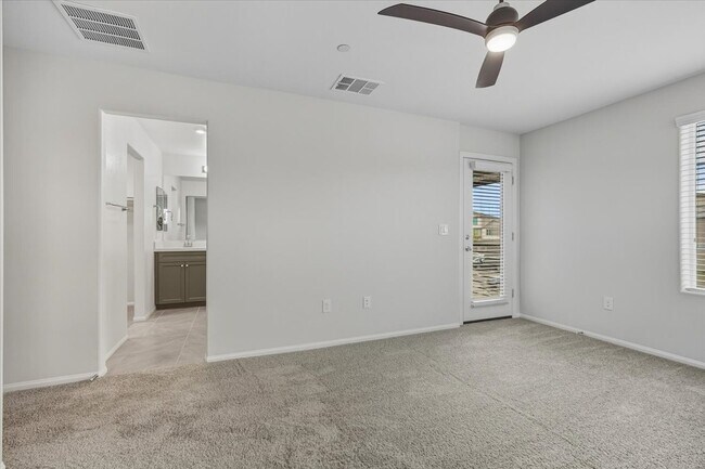 Building Photo - 1180 Heliodor Ave