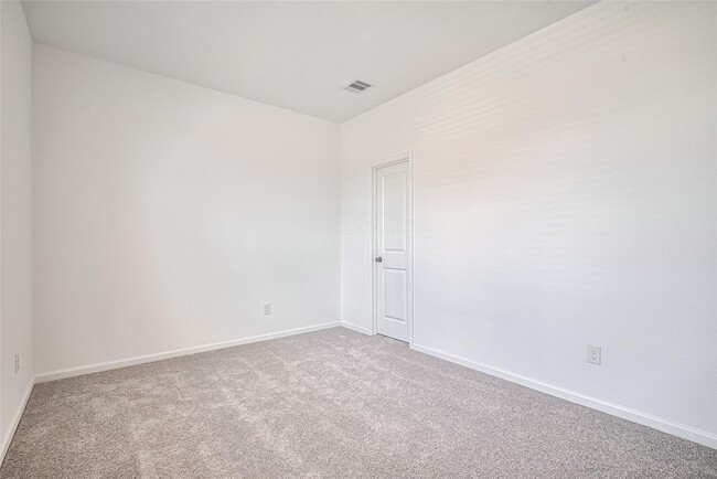 Building Photo - 2430 Dewford Fls Dr