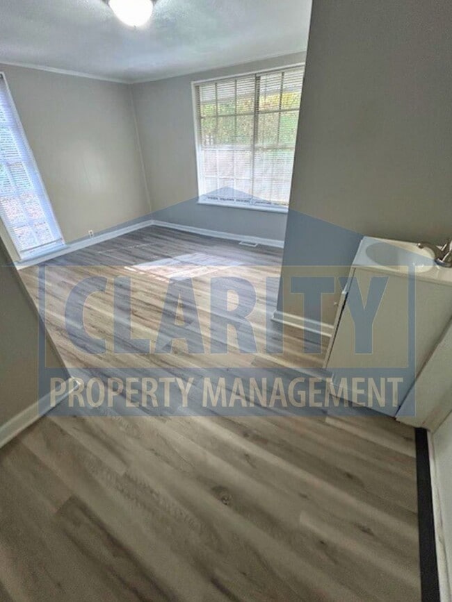 Building Photo - Cozy, four bedroom home!