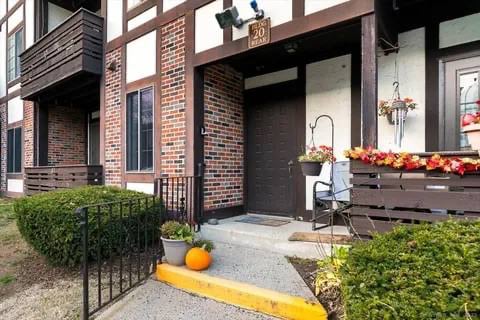 Building Photo - 365 Mather St