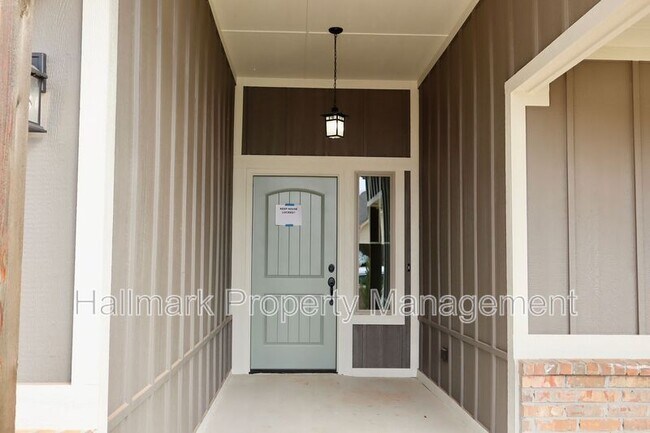 Building Photo - 626 Trails End Dr
