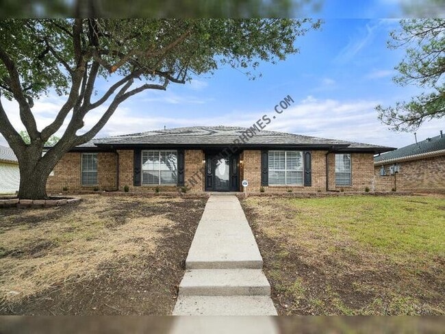 Building Photo - 1410 Pine Hill Dr