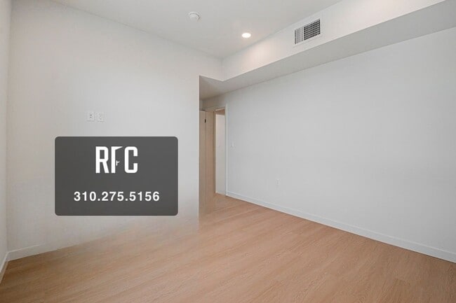 Building Photo - Welcome to the Gramercy
