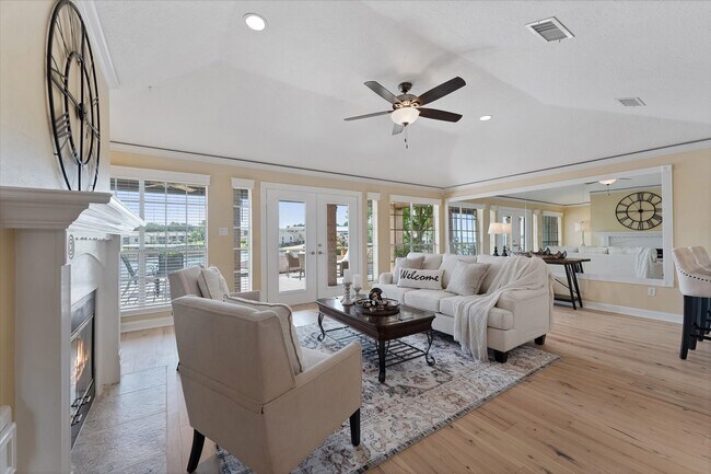 Building Photo - 225 Capetown Way